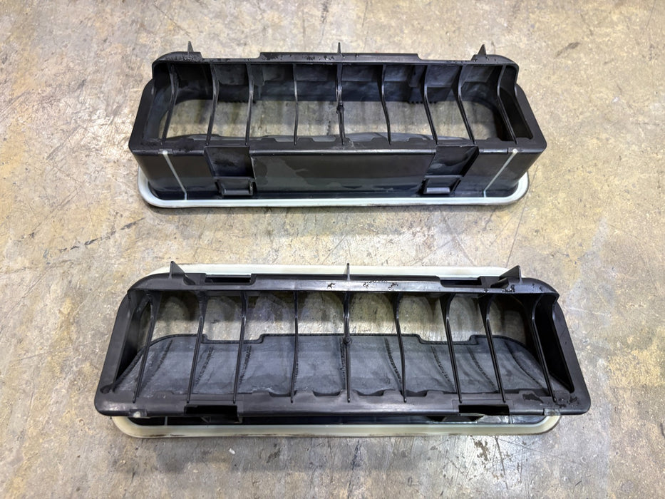 SET OF 2 2015-2020 ACURA TLX REAR RIGHT & LEFT QUARTER PANEL AIR VENT OUTLET OEM