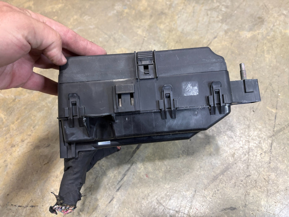 2015-2021  Dodge Charger 2018 Fuse Box Engine RWD Module P68336801AC
