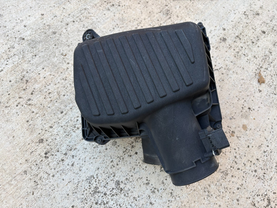 2018-2024 CHEVROLET EQUINOX AIR FILTER BOX CLEANER ASSY OEM 84640370