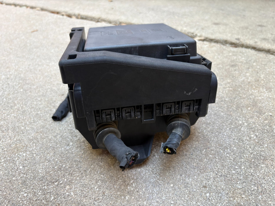 2018-2024 TRAVERSE ENGINE FUSE BOX RELAY JUNCTION BLOCK CONTROL MODULE OEM