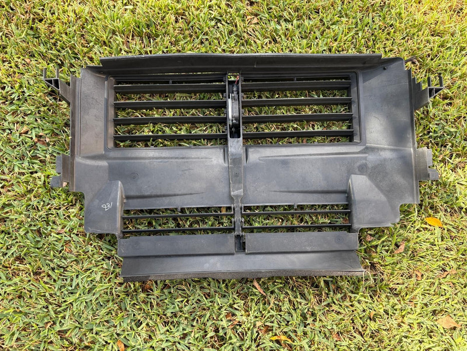 2015-2018 Ford Focus 2.0L Front Radiator Grille Active Shutter Frame OEM