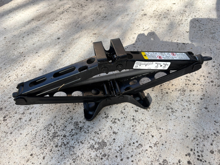 2010 - 2017 Chevrolet Equinox Scissor Lift Jack OEM