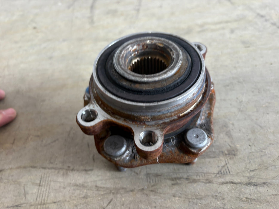 FWD Rear Left or Right Wheel Bearing Hub for 2015-2023 Nissan Murano, OEM