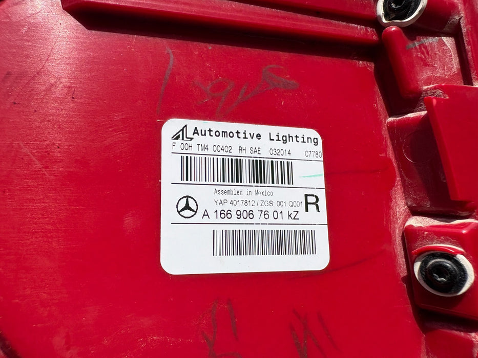 2014-2016 MERCEDES-BENZ GL550 REAR RIGHT SIDE QUARTER MOUNT TAIL LIGHT LAMP OEM