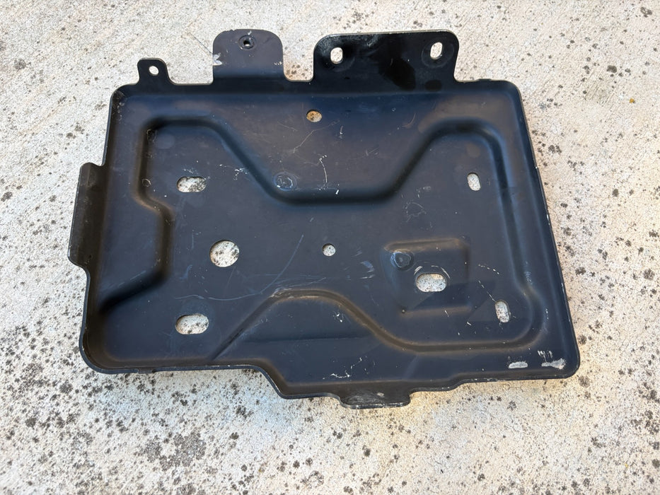2017-2020 CHEVROLET TAHOE LEFT DRIVER SIDE BATTERY AUXILIARY TRAY 23231841C OEM