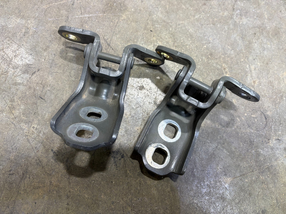 SET OF 2 2017- 2019 Chevrolet Volt Hinge Door Front Right Upper & Lower OEM