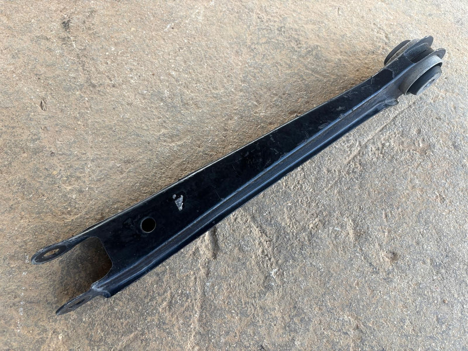 2017-2019 CADILLAC XT5 3.6L REAR LEFT LOWER TRAILING CONTROL ARM OEM 84031504