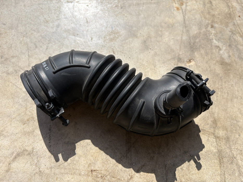 2012 2013 2014 2015 2016 2017 Hyundai Veloster Air Cleaner Tube Intake Hose 1.6L