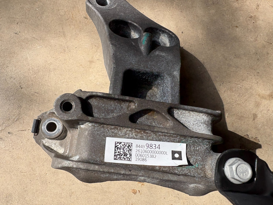 2019 - 2021 GMC Acadia Left Transmission Mount OEM 84499834