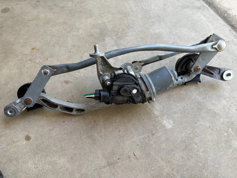 OEM, 2014-2019 Toyota Corolla Front Wiper Transmission Linkage With Motor