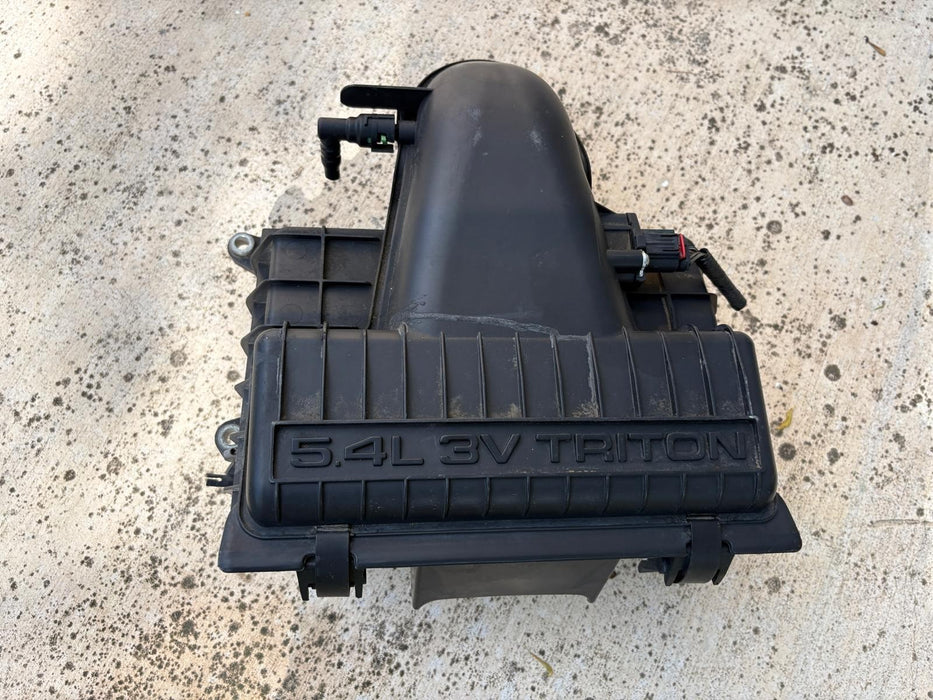 2004-2008 FORD F150 5.4L AIR CLEANER INTAKE FILTER BOX HOUSING OEM