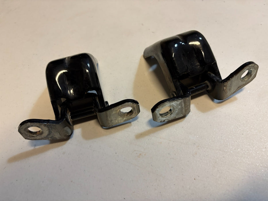 2013 - 2020 NISSAN PATHFINDER FRONT RIGHT SIDE DOOR HINGE SET OF 2 OEM