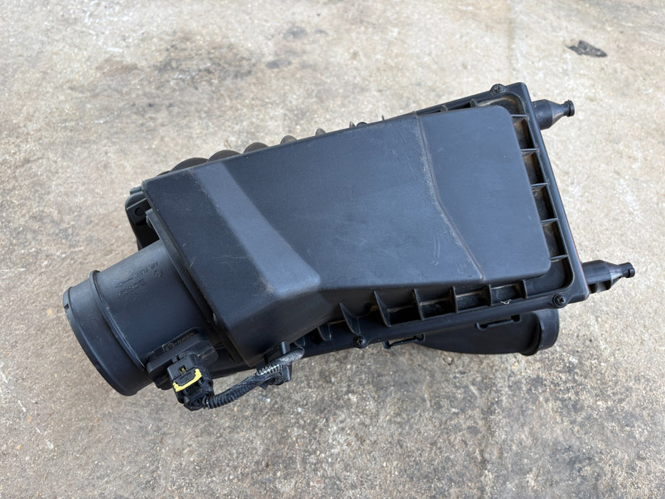 2010-2013 Land Rover Range Rover 5.0L 4x4 Air Intake Cleaner Filter Box