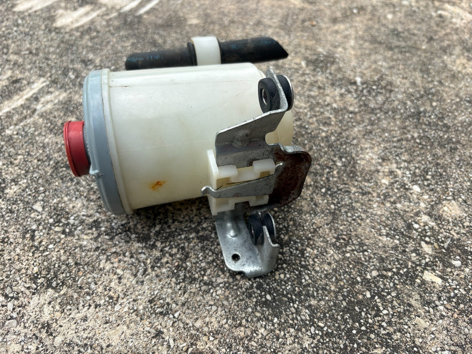 2007 2008 2009 2010 2011 Honda CR-V 2.4L Power Steering Reservoir W/ Cap