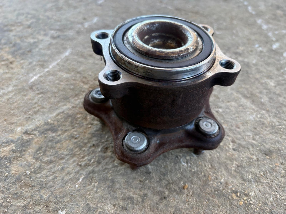 2015-2024 Nissan Murano 3.5L Rear Left Wheel Bearing and Hub Assembly OEM