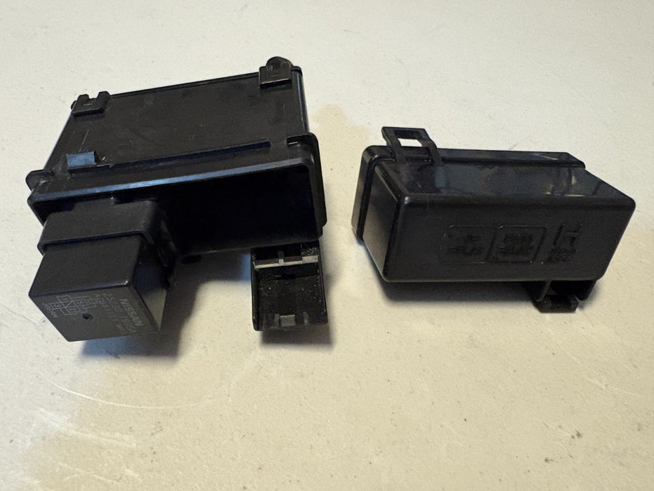 2014-2015 INFINITI Q50 VVEL SMALL FUSE BOX VEL RELAY PWM BOX "H" 25230-7995A OEM