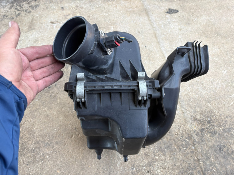 2011-2019 Ford Explorer Engine Air Cleaner Intake Housing Box OEM AA53-9A600-AC