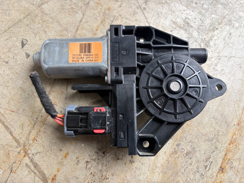 2021 - 2025 JEEP GRAND CHEROKEE FRONT RIGHT SIDE DOOR POWER WINDOW MOTOR OEM