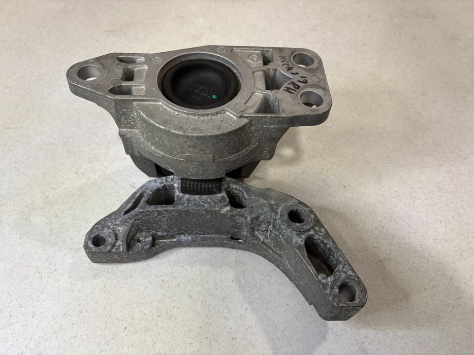 2018-2024 NISSAN KICKS FWD 1.6L ENGINE MOTOR RIGHT MOUNT BRACKET SUPPORT OEM
