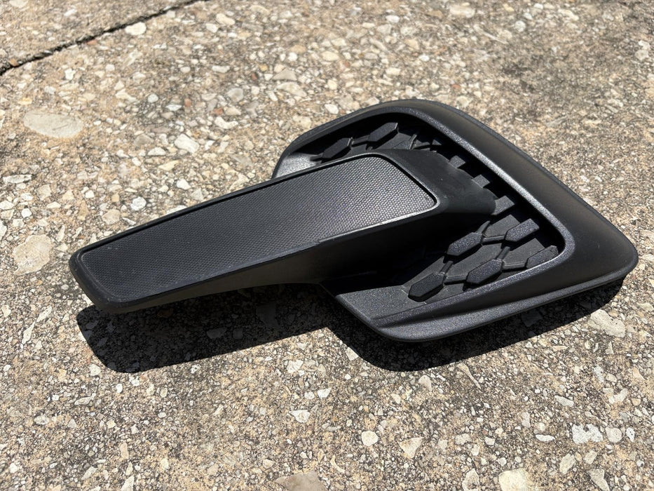2010-2015 CHEVROLET EQUINOX RH Passenger Grille Lower Without Fog Lamp 25798750