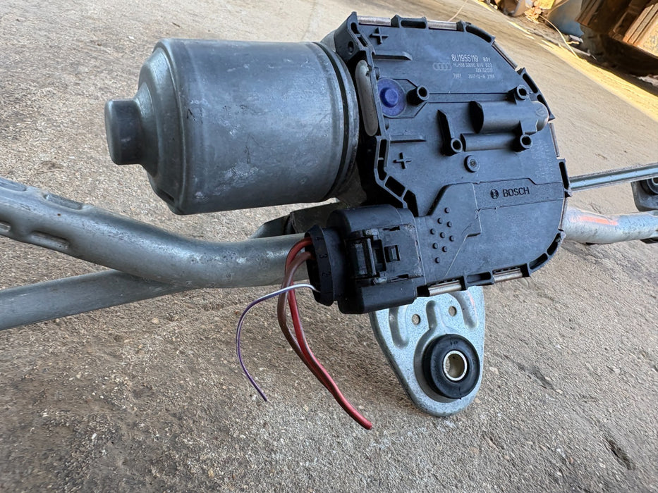 2015-2018 AUDI Q3 FRONT WINDSHIELD WIPER TRANSMISSION LINKAGE W/ MOTOR OEM