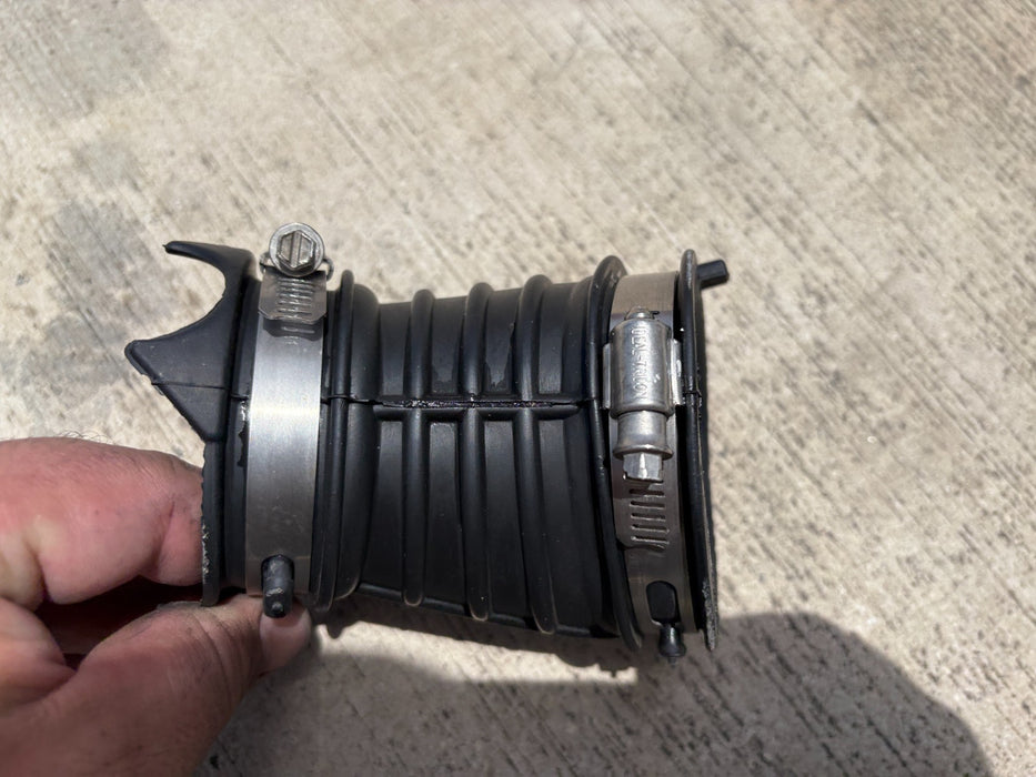 2019-2025 CHEVROLET SILVERADO, SIERRA AIR INTAKE RESONATOR DUCT TUBE #84467640