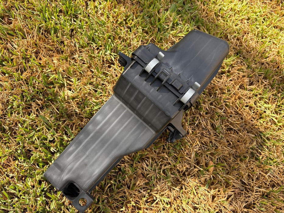 2019-2024 Nissan Kicks 1.6L Air Cleaner Intake Filter Box Assembly OEM