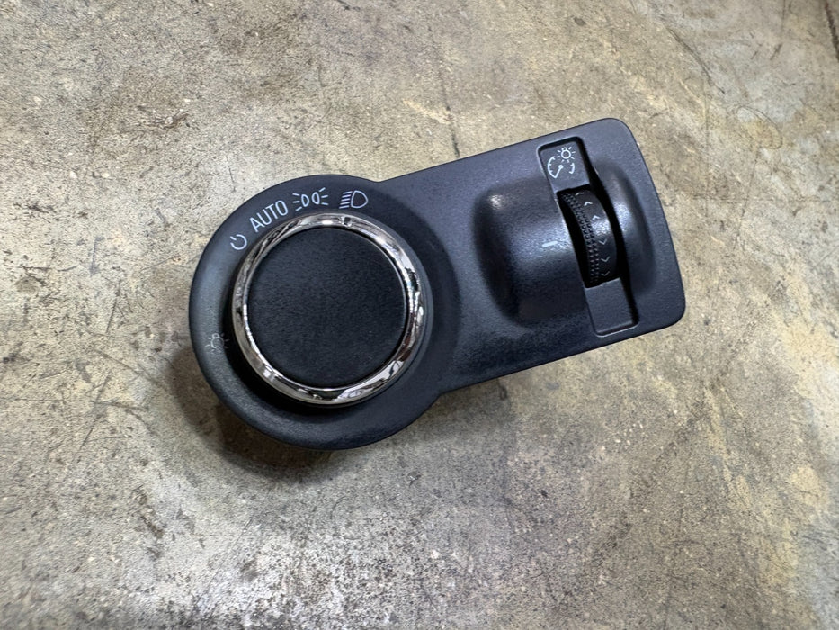 2011-2015 Chevrolet Cruze Headlamp Switch 94725717 OEM