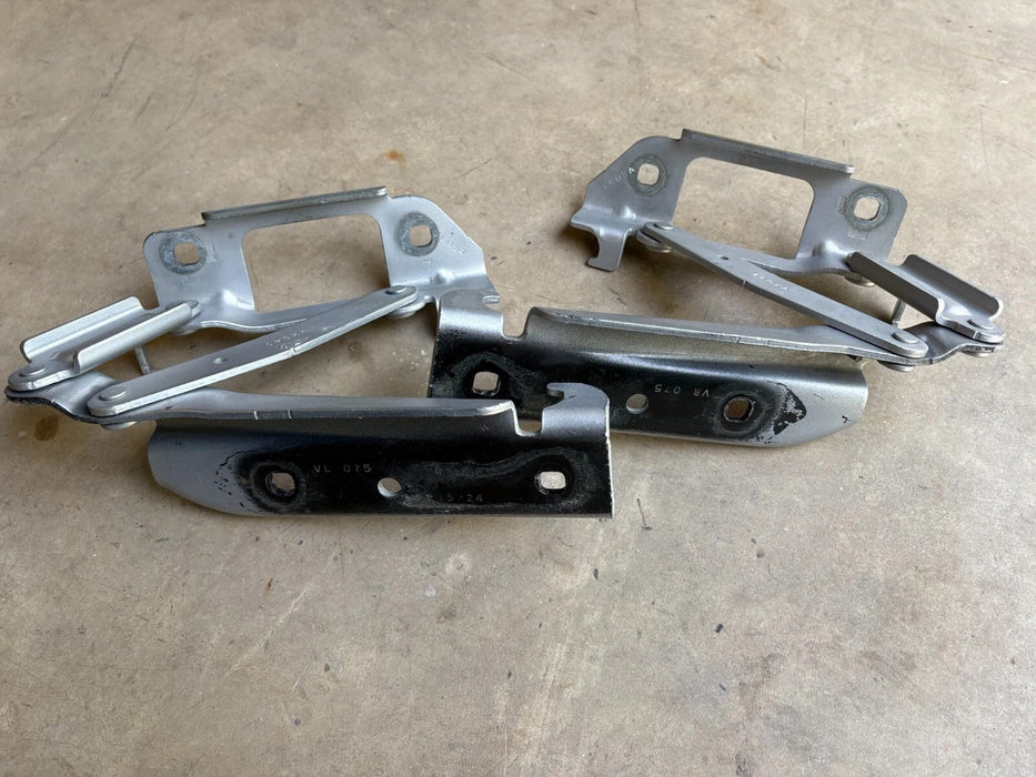 92235925, 92235924 OEM, Hood Hinges Set of 2 Driver & Passenger Side Chevy Pair