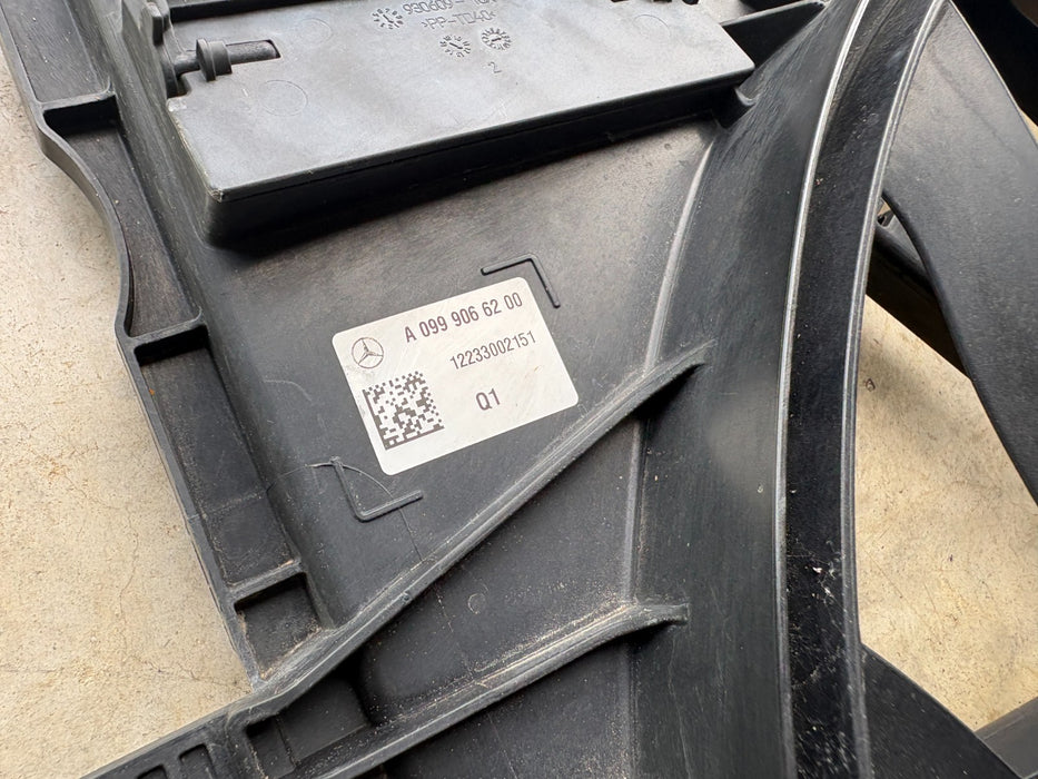2013 - 2016 Mercedes Benz GL550 4.7L Radiator Fan Cooling Fan Motor OEM