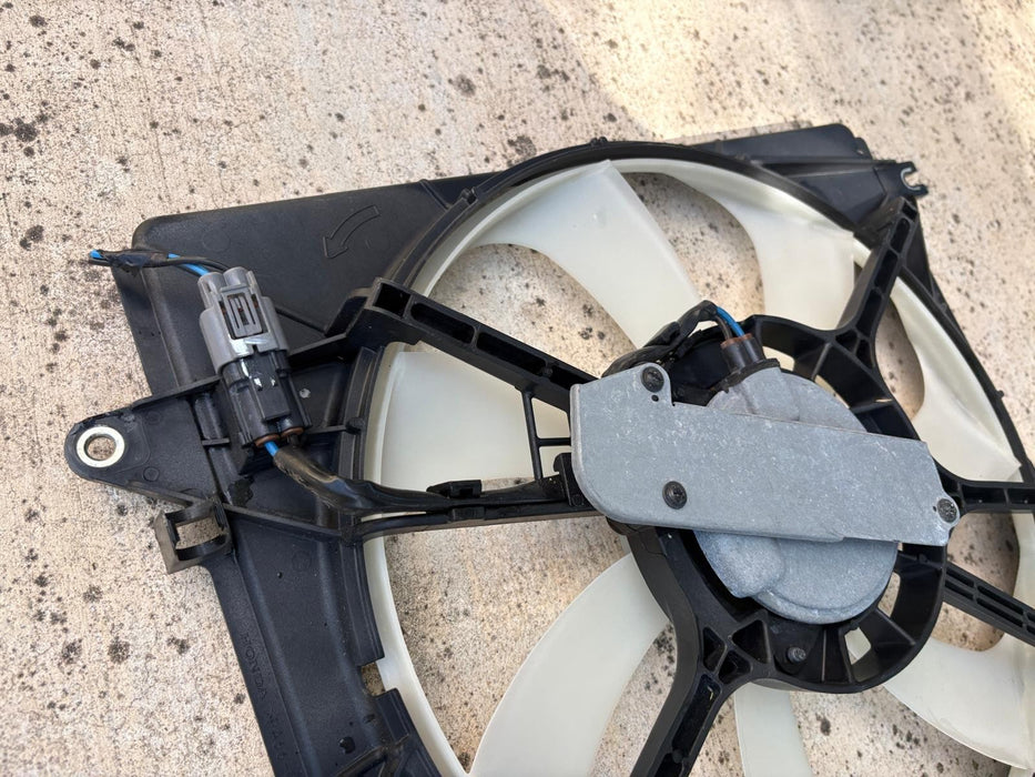2017-2022 Honda CR-V Condenser Fan Motor Fan Assembly Right 1.5l Turbo OEM