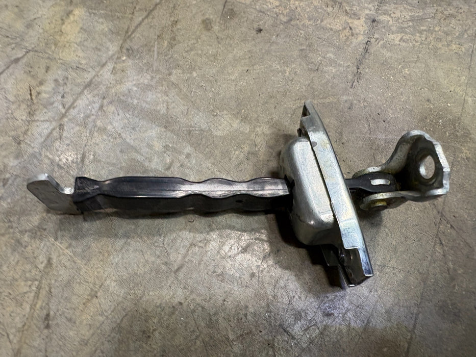 2014-2018 TOYOTA COROLLA FRONT RIGHT DOOR CHECK STRAP STOPPER OEM