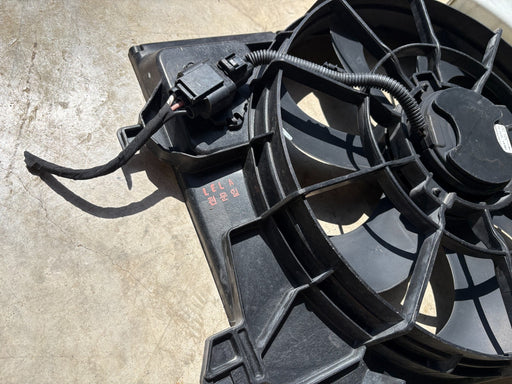 2013 - 2017 Hyundai Veloster 1.6L Radiator Fan Motor Fan Assembly OEM