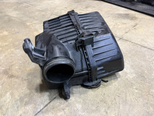 2012-2017 HYUNDAI VELOSTER 1.6L AIR CLEANER BOX ASSEMBLY 28110-1R100 OEM