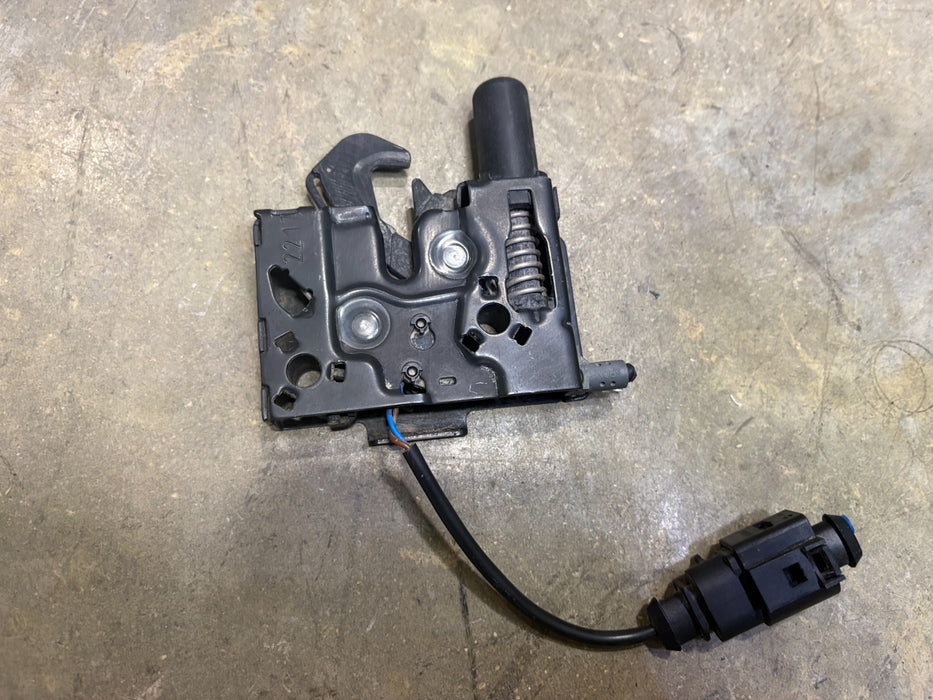 2017-2020 Audi A4 Driver Hood Lock / Latch Assy 8W0-823-509-B OEM
