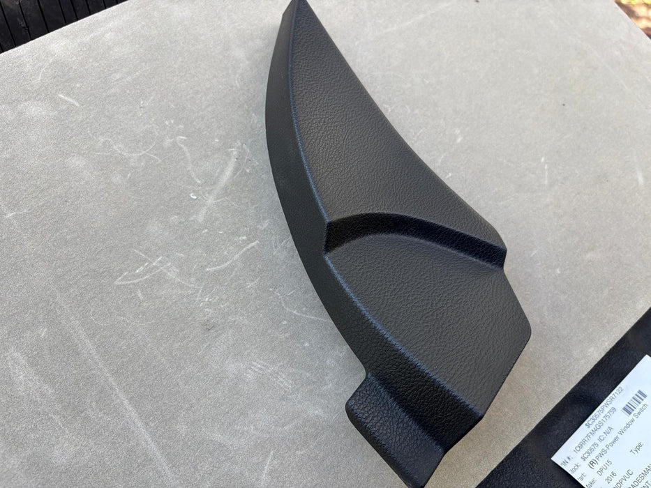 2009-2018 Dodge Ram 1500 Front Right Door Panel Upper Corner Trim 1HA42TRMAA OEM