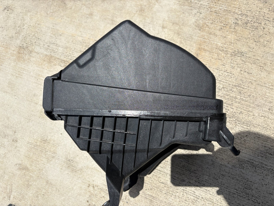 Genuine OEM, 2018-2019 Sonata 2.0, 2.4L Air Cleaner Housing Box #28110D4900