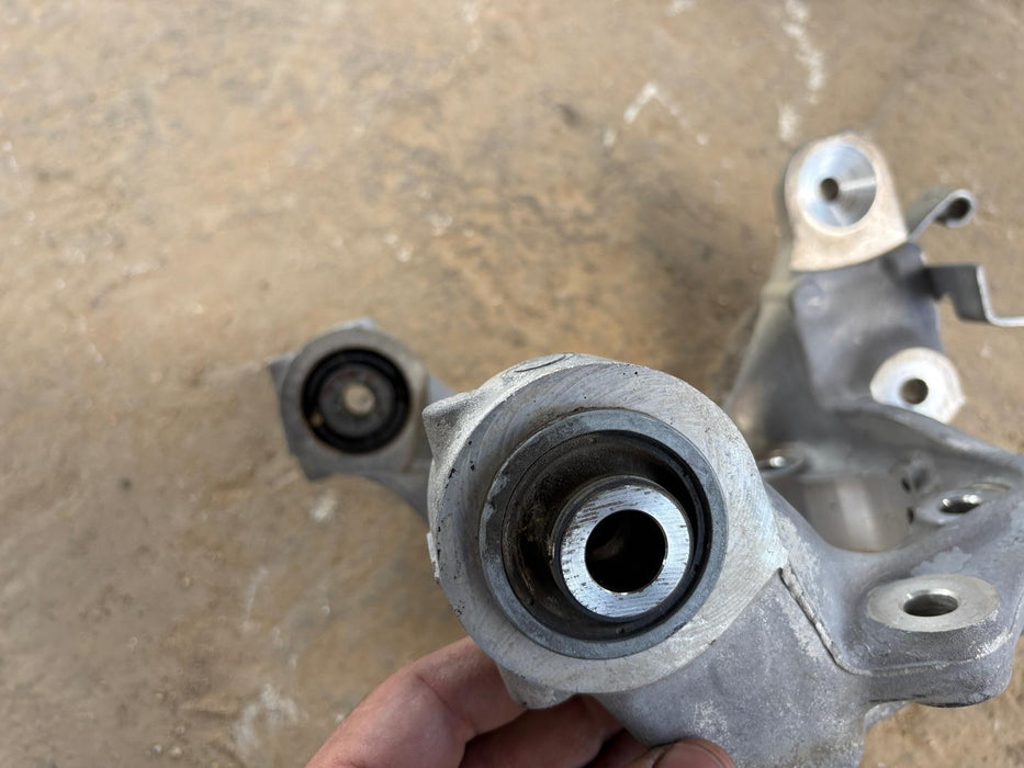 2019 - 2024 Ford Edge 2.0L Rear Right Suspension Knuckle OEM