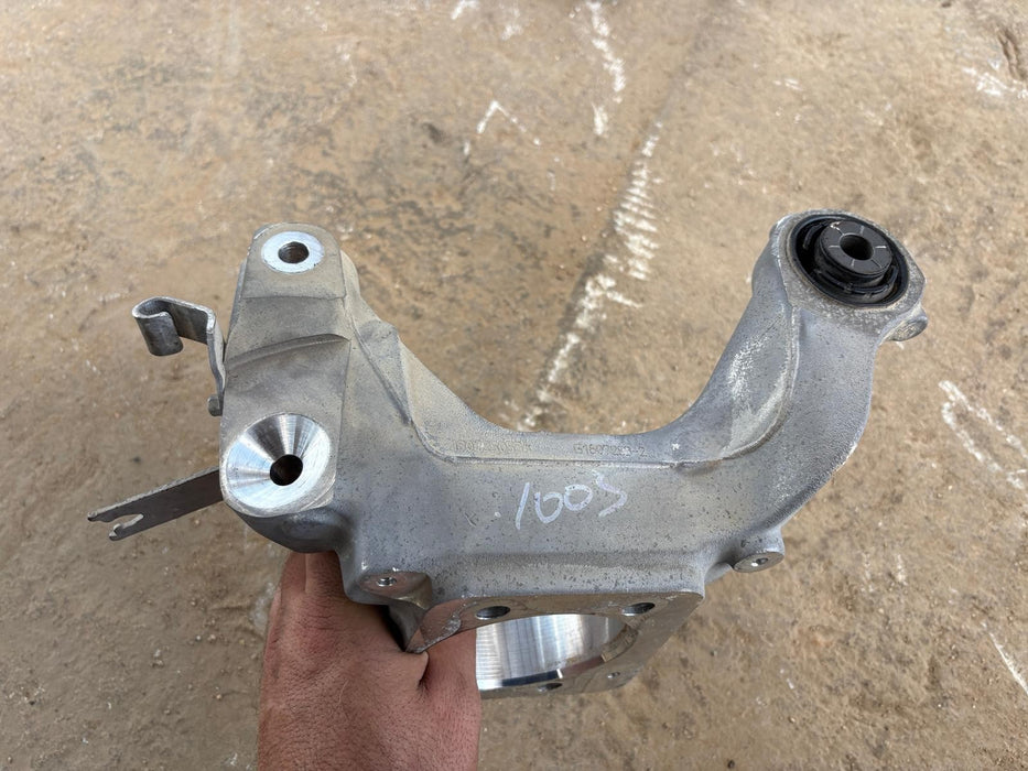 2019 - 2024 Ford Edge 2.0L Rear Right Suspension Knuckle OEM