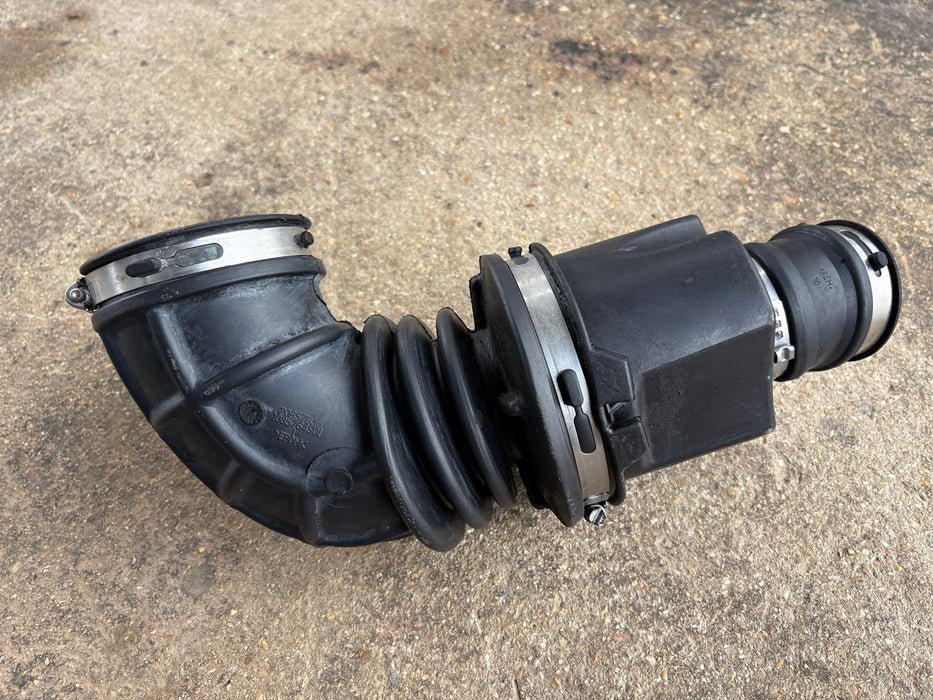 2013-2019 Cadillac CTS 2.0L Air Cleaner Hose Duct Pipe OEM 20857938