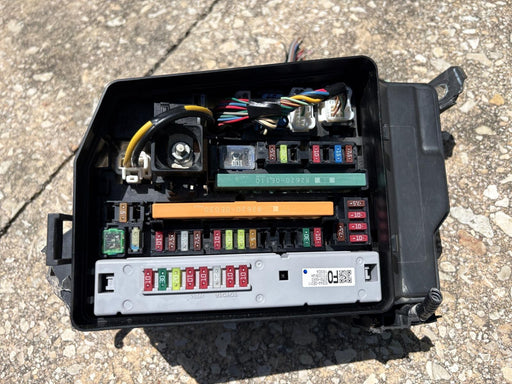 2017-2019 Toyota Highlander Fusebox Fuse Box Relay Module 82644-0E011 OEM