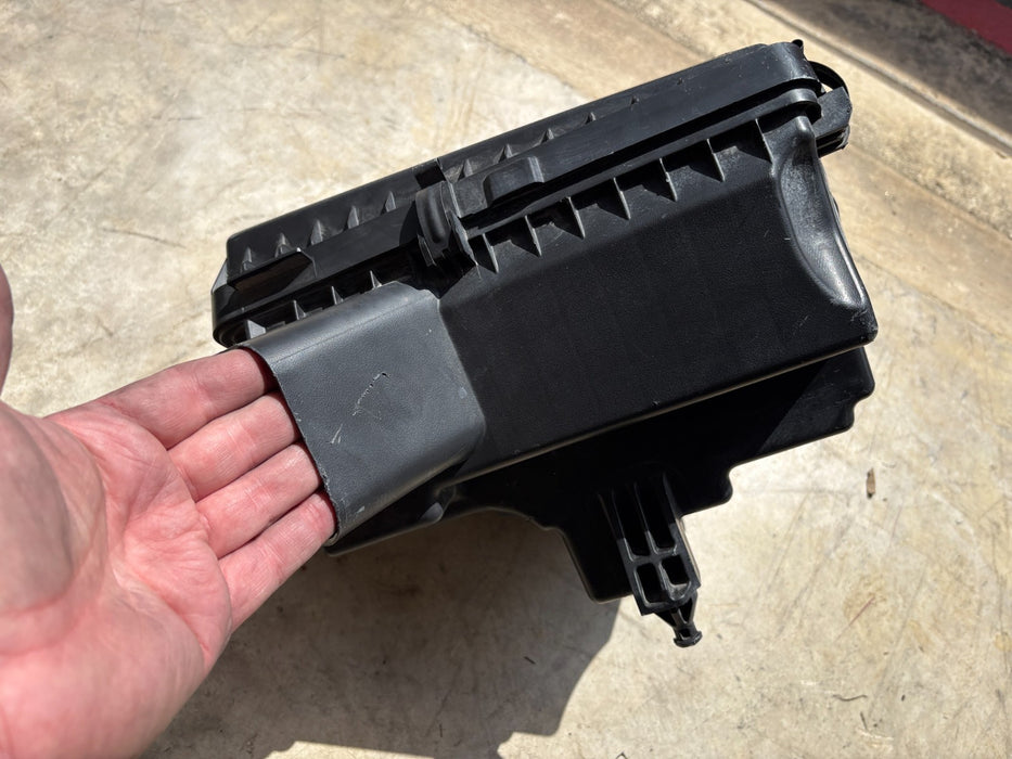 2013-2018 Nissan Altima 2.5L Air Cleaner Intake Filter Box Assembly OEM