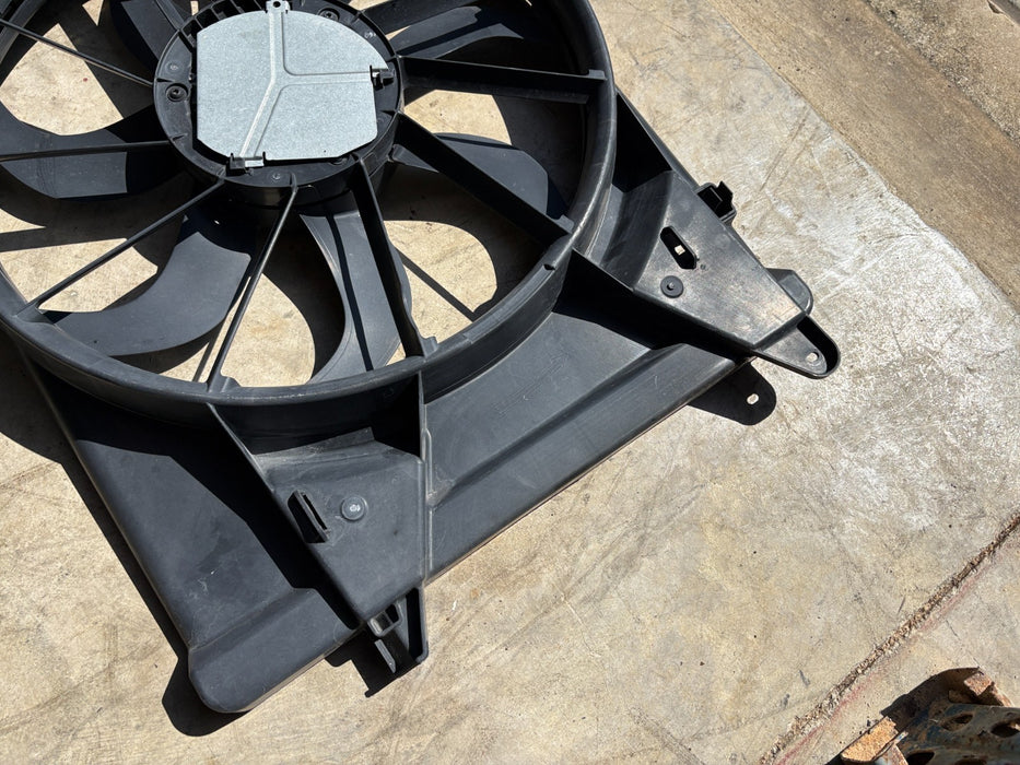 2017 - 2025 Chrysler Pacifica Radiator Cooling Fan Motor Assembly OEM 68217321AA