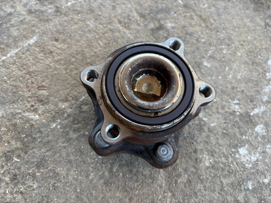 2015-2024 Nissan Murano 3.5L Rear Right Wheel Bearing and Hub Assembly OEM