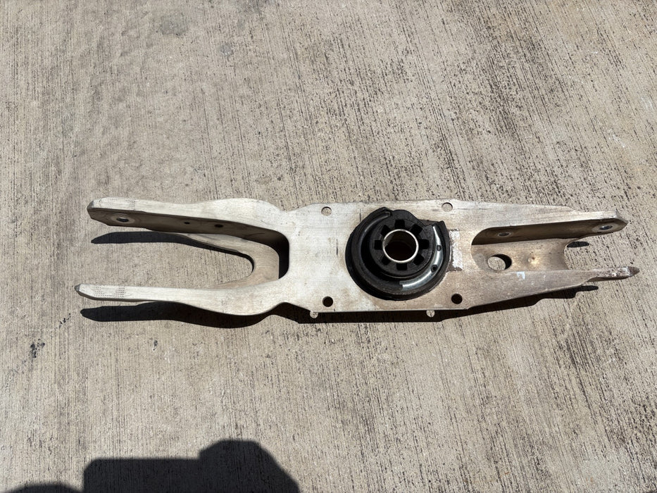 2015-2024 Mercedes-Benz GLA250 X156 REAR RIGHT LOWER CONTROL ARM SPRING PERCH