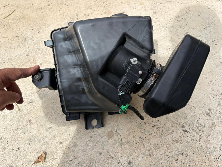 2016-2022 Honda HRV HR-V 1.8L Air Cleaner Intake Filter Box Assembly OEM