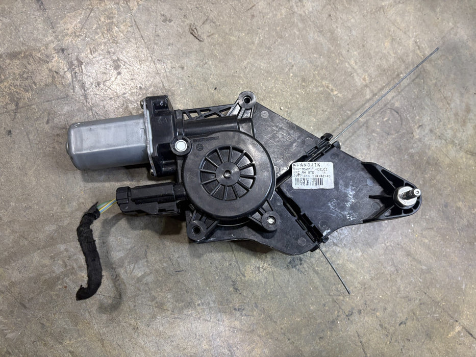 2017-2019 Chevrolet Volt Left Front Power Window Motor OEM