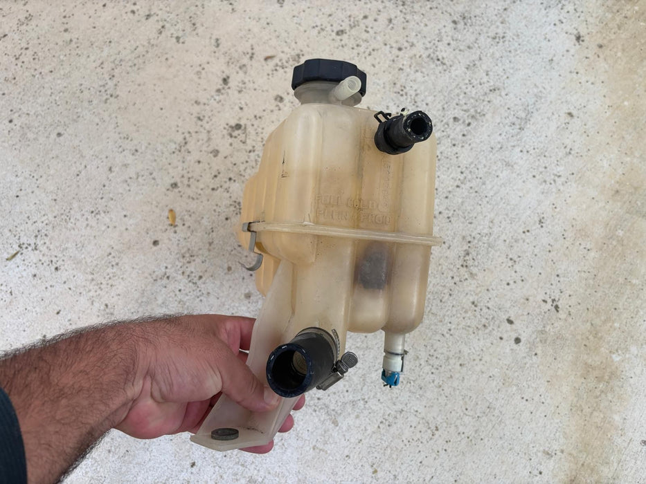 2000-2004 GMC Yukon Coolant Reservoir Radiator Overflow Tank Bottle OEM