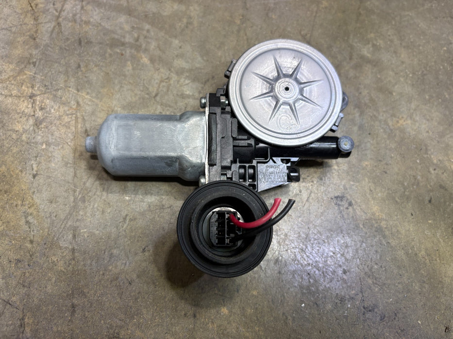 2014-2019 TOYOTA COROLLA SEDAN FRONT RIGHT SIDE DOOR WINDOW MOTOR OEM