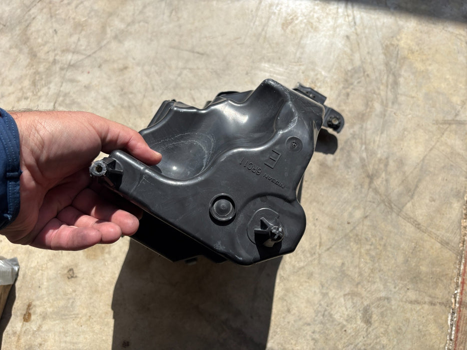 2024-2025 NISSAN ROGUE 1.5L ENGINE AIR INTAKE FILTER CLEANER HOUSING BOX OEM